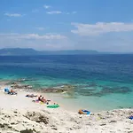 Mit Eigenem Pool Und Schoenem Meerblick By Interhome 라벡
