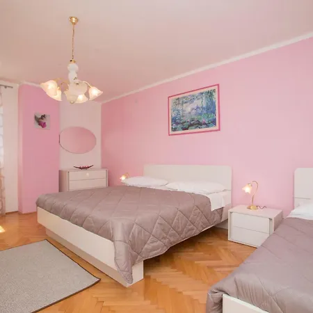 Mit Eigenem Pool Und Schoenem Meerblick By Interhome Hébergement de vacances *