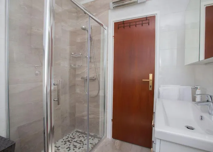 Mit Eigenem Pool Und Schoenem Meerblick By Interhome